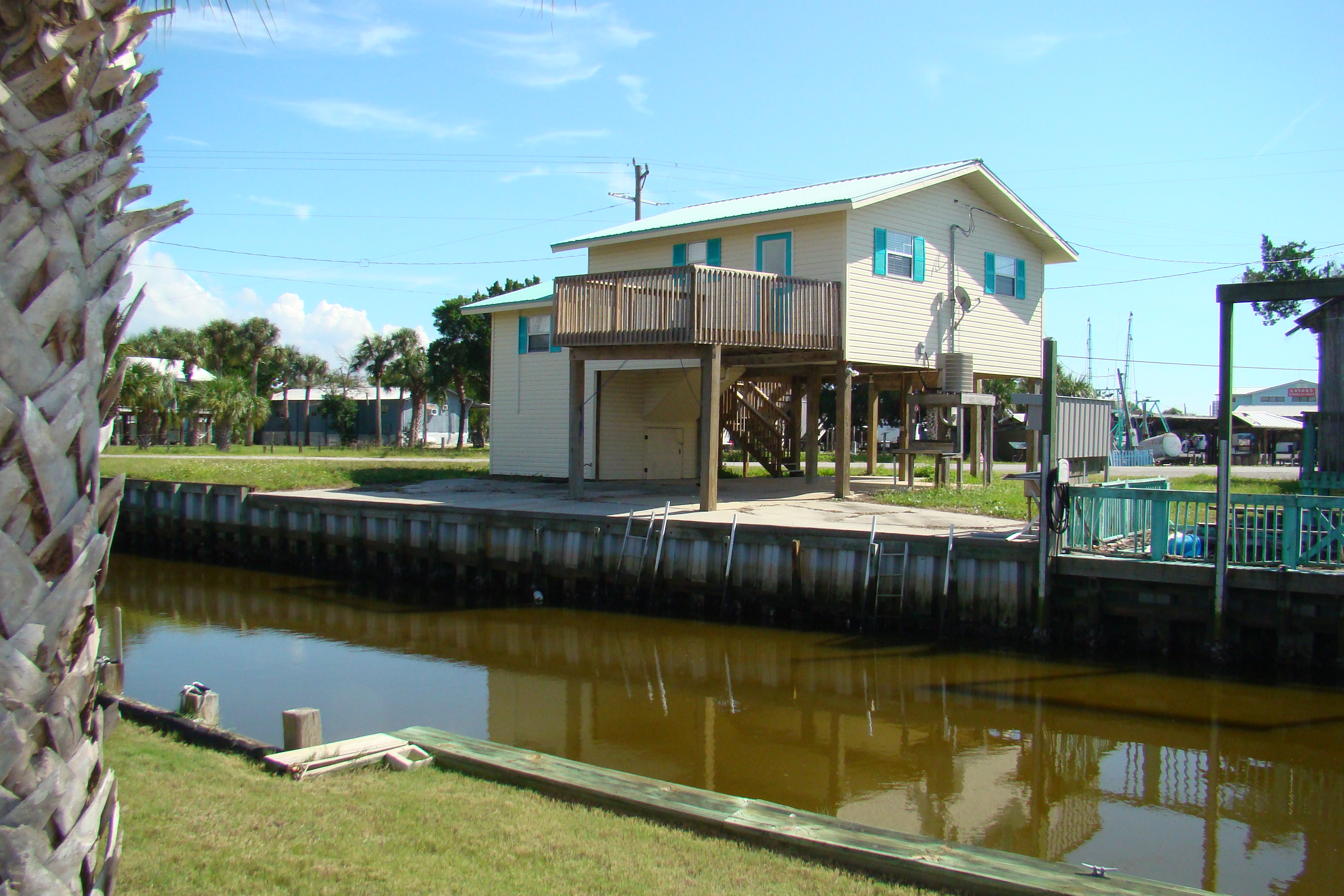 Exterior View - Florida Vacation Rentals - Horseshoe Beach Real Estate - Tammy Bryan